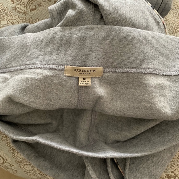 Burberry Jacket/Burberry Capri sweatpants - Picture 5 of 6